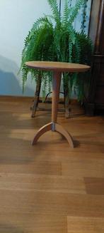 Leuk bijzettafeltje - 61cm hoog, 45cm blad, Minder dan 55 cm, Rond, Ophalen of Verzenden, Zo goed als nieuw