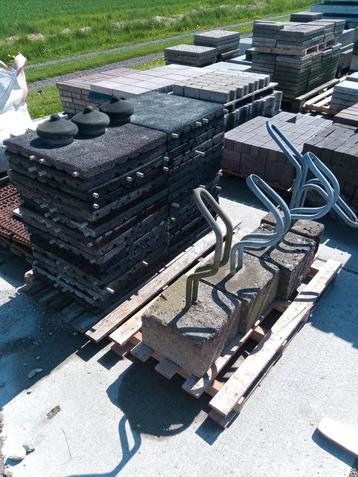 Rubber tegels  beschikbaar voor biedingen
