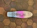 NKX Classic Deluxe Skateboard 27" regenboog, Sport en Fitness, Skateboarden, Ophalen, Gebruikt, Skateboard