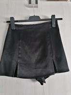 Broek/Rok  met 2 plooien Merk Zara maat S., Kleding | Dames, Rokken, Zwart, Ophalen of Verzenden, Zo goed als nieuw, Maat 36 (S)