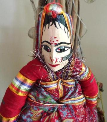 India, Rajasthan: prachtige handgemaakte Kathputli pop beschikbaar voor biedingen