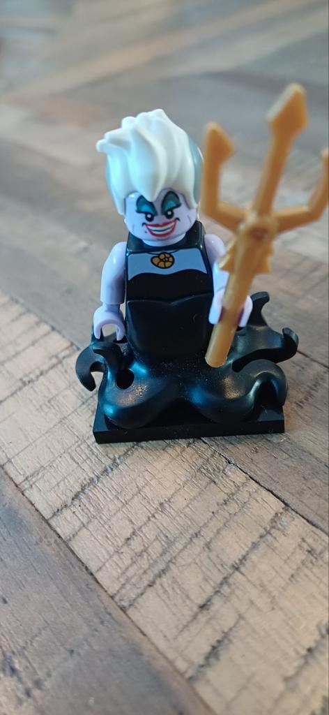 Lego Disney CMF Series 1 Ursula coldis-17, Kinderen en Baby's, Speelgoed | Duplo en Lego, Zo goed als nieuw, Ophalen of Verzenden