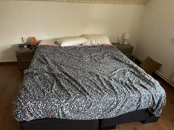 Tweepersoonsbed - Comfortabel en Stijlvol beschikbaar voor biedingen