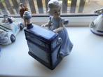 beeld van pianospelende dame, tijdens muziekdoos draait de d, Verzamelen, Ophalen, Zo goed als nieuw, Mens