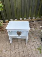 Leuke bijzettafel / lectuurtafel / laptoptafel hartje, Huis en Inrichting, Minder dan 55 cm, Zo goed als nieuw, Rechthoekig, Hout