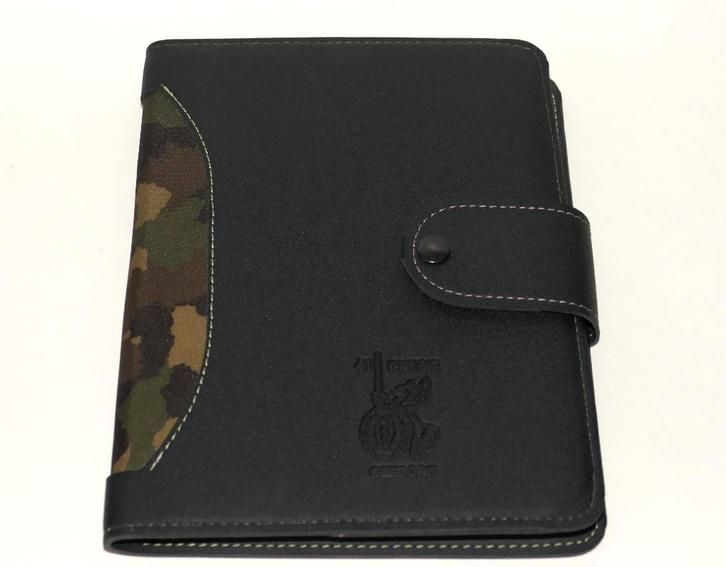 41 GNKCIE Seedorf notebook houder, Verzamelen, Militaria | Algemeen, Landmacht, Overige typen, Nederland, Ophalen of Verzenden