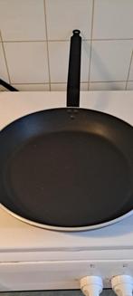 Een  grote pan van goei kwaliteit ook geschikt voor barbecue, Huis en Inrichting, Keuken | Potten en Pannen, Ophalen of Verzenden