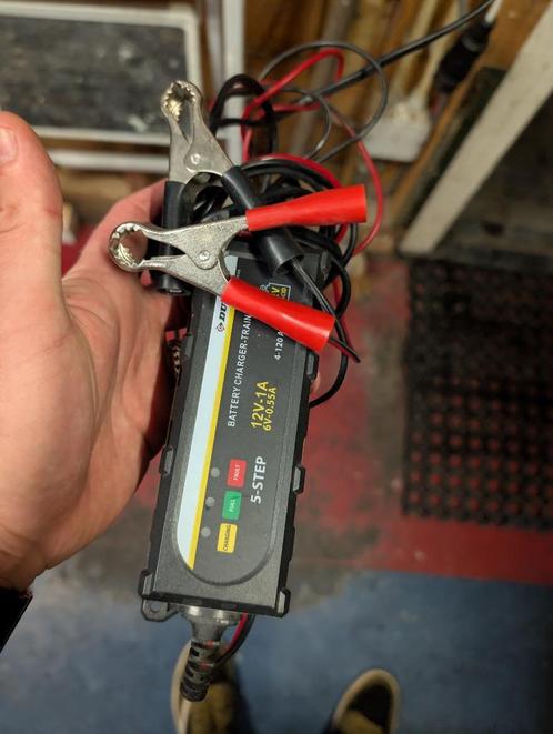 Dunlop Acculader / Druppellader 6V & 12V – Zo goed als nieuw, Auto-onderdelen, Accu's en Toebehoren, Gebruikt, Ophalen of Verzenden