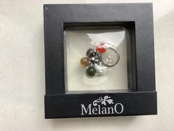 Melano ring 16 mm maat 50 met 6 verwisselbare edelstenen beschikbaar voor biedingen