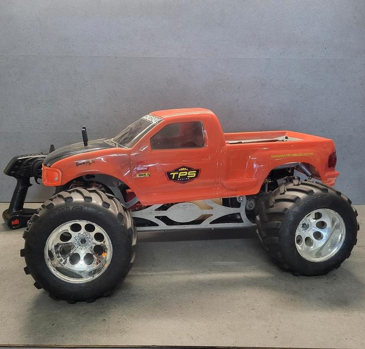 Zeer nette fg monstertruck 26cc, Hobby en Vrije tijd, Modelbouw | Radiografisch | Auto's, Zo goed als nieuw, Auto offroad, Benzine