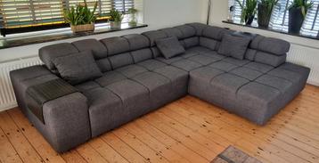 Bank te koop t.e.a.b. beschikbaar voor biedingen