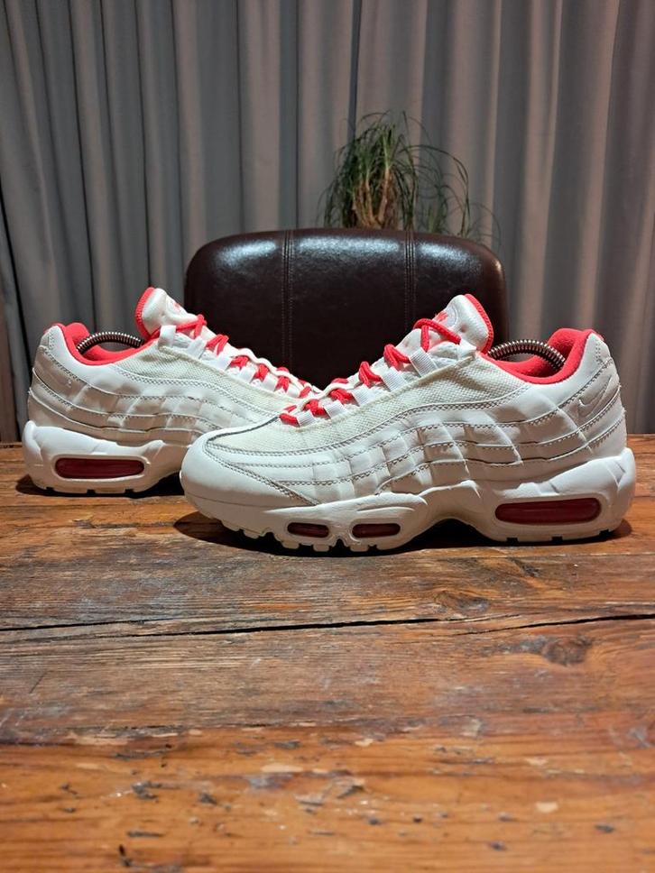 Nike Air Max 95 NikeID 'Hot Lava' Size 40,5, Kleding | Dames, Schoenen, Zo goed als nieuw, Sneakers of Gympen, Beige, Ophalen of Verzenden