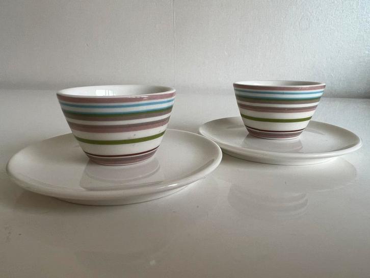 2 Iittala Origo Eierdop Schotel Creme Paars Häberli, Huis en Inrichting, Keuken | Servies, Zo goed als nieuw, Kop(pen) en/of Schotel(s)