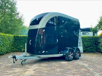 Bucker Careliner M 2 paards trailer met Zadelkamer beschikbaar voor biedingen