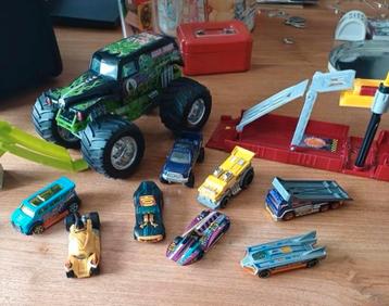 Hotwheels auto's en racebanen beschikbaar voor biedingen