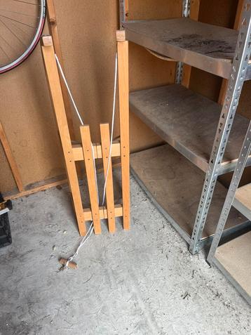 Houten slee beschikbaar voor biedingen