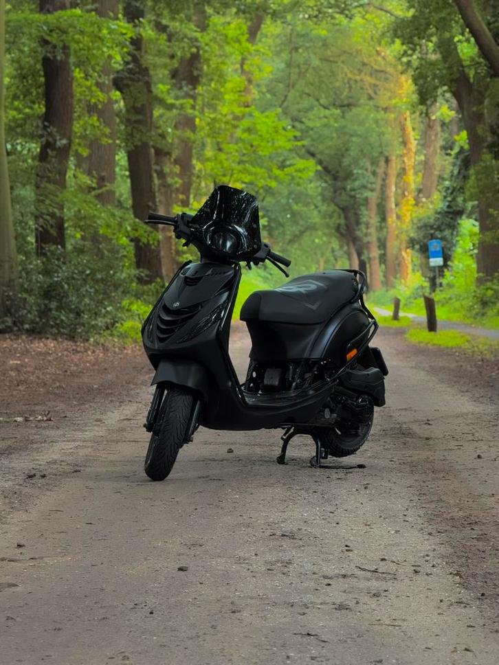 Piaggio zip, Fietsen en Brommers, Scooters | Piaggio, Gebruikt, Zip, Maximaal 45 km/u, Benzine, Ophalen