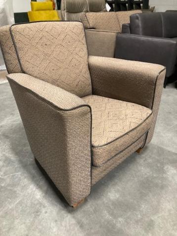 fauteuil stof bruin afgezet met bruin leren bies ALS NIEUW beschikbaar voor biedingen