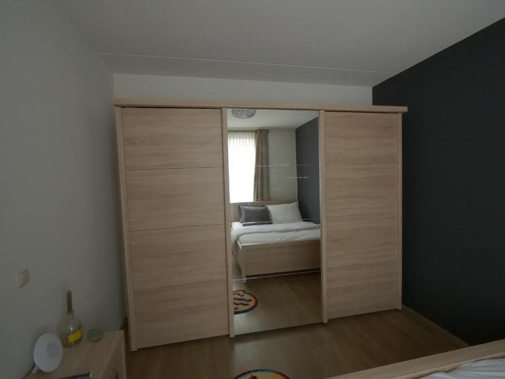 Linnenkast, Huis en Inrichting, Kasten | Kledingkasten, Gebruikt, 200 cm of meer, 200 cm of meer, 50 tot 75 cm, Met plank(en)