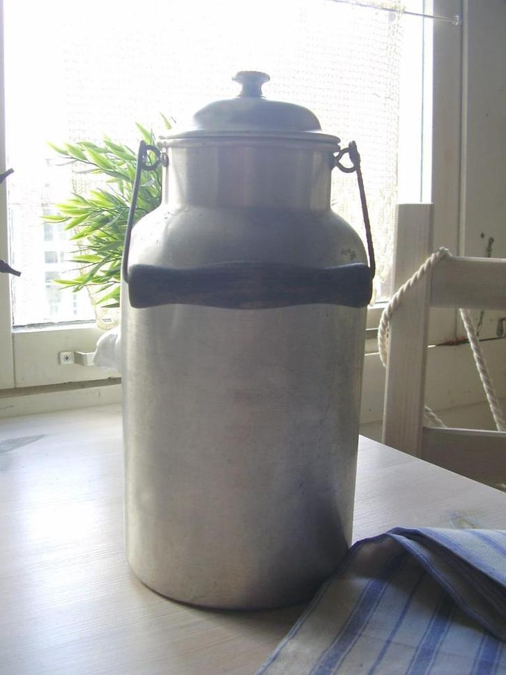 Oud aluminium melkemmertje, Antiek en Kunst, Antiek | Keukenbenodigdheden, Ophalen of Verzenden