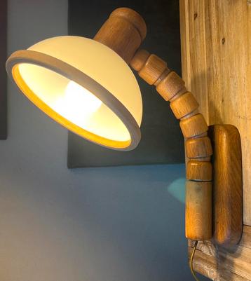 Prachtige vintage houten Steinhauer wandlamp met buigarm beschikbaar voor biedingen