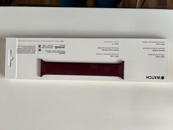 Apple Watch Solo Loop 40mm Maat 5 - Bordeauxrood beschikbaar voor biedingen