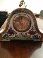 Leuke beschilderde aardewerk klok gemerkt Elsterwerda, Antiek en Kunst, Ophalen