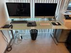 Moderne glas bureau 160x80 in hoogte verstelbaar izgs, Huis en Inrichting, Bureaus, Ophalen, In hoogte verstelbaar, Zo goed als nieuw