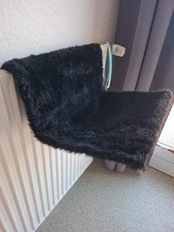Kattenmand voor aan de verwarming. beschikbaar voor biedingen