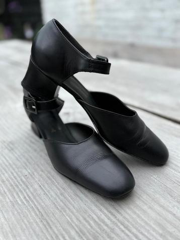 Jeanne Marie dansschoenen (maat 7) beschikbaar voor biedingen