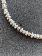 Zilverkleurige ketting strass steentjes roze blauw oranje, Overige materialen, Nieuw, Ophalen of Verzenden, Zilver