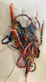 18 armbandje met katoendraad gevlochten, Ophalen of Verzenden, Nieuw, Overige kleuren, Armband