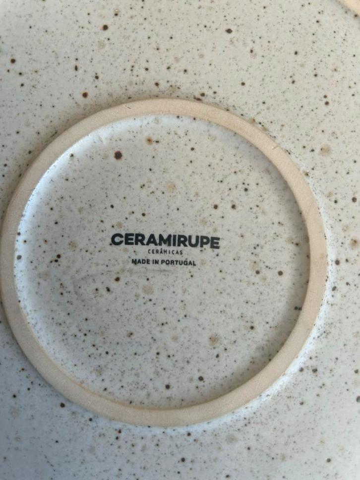 Twee Ceramirupe borden, lava structuur, gouden rand, Huis en Inrichting, Keuken | Servies, Gebruikt, Bord(en), Overige stijlen