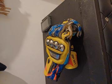Moto gp replica gebruikte Valentino Rossi handschoenen  beschikbaar voor biedingen