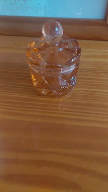 Roze Glazen Potje met Deksel - 9cm beschikbaar voor biedingen