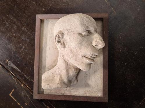 13.Unieke reliëfsculptuur van een hoofd - handgemaakt, Antiek en Kunst, Kunst | Beelden en Houtsnijwerken