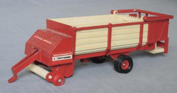 Britains 9578 Pöttinger Loader Wagon / Opraapwagen beschikbaar voor biedingen