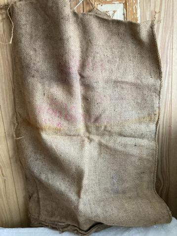 Brocante oude jute zak beschikbaar voor biedingen