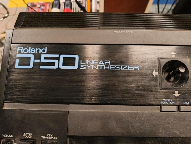 Roland D50, Muziek en Instrumenten, Synthesizers, Zo goed als nieuw, 61 toetsen, Overige merken, Ophalen