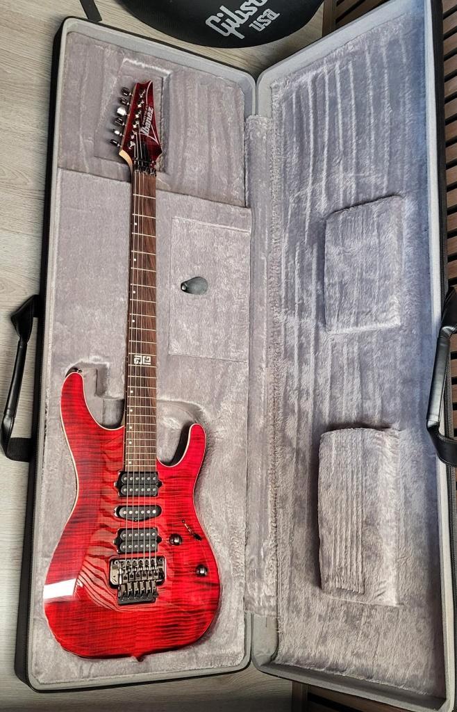Ibanez KIKO10P Transparant Ruby Red Kiko Loureiro Signature, Muziek en Instrumenten, Snaarinstrumenten | Gitaren | Elektrisch