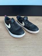 Nike sneakers maat 30, Gebruikt, Meisje, Schoenen, Ophalen of Verzenden