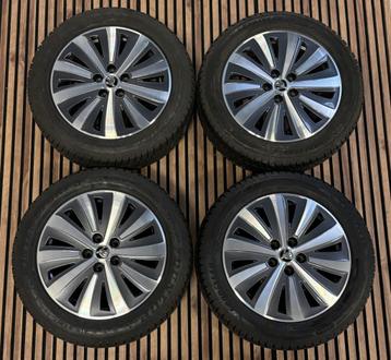 Nieuwstaat set 17' Skoda velgen 5x112 Nieuwe GoodYear 215/55 beschikbaar voor biedingen