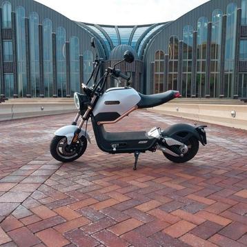 Z.g.a.n. ️️️️️️️️Miku Max️ ️️️️️elektrische ️️️E-scooter  beschikbaar voor biedingen