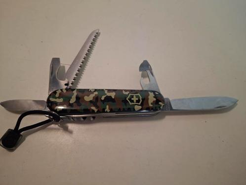 Victorinox camper camo, Caravans en Kamperen, Kampeergereedschap, Zo goed als nieuw, Ophalen of Verzenden