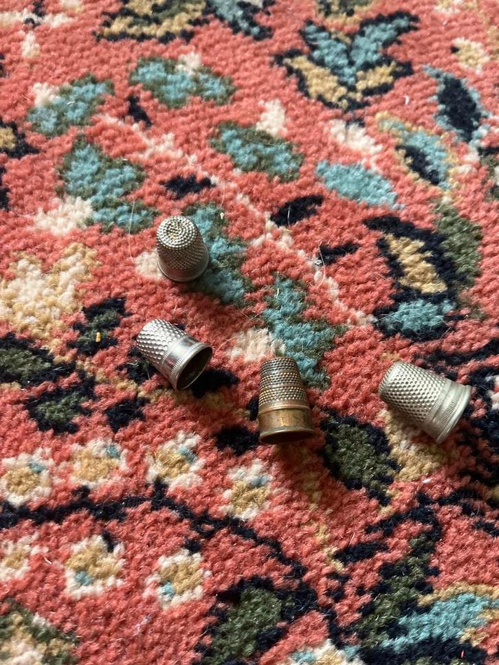 Vintage Metalen Vingerhoedjes - Set van 4, Hobby en Vrije tijd, Naaien en Fournituren, Gebruikt, Overige typen, Ophalen