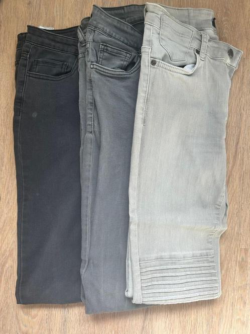 SET grijs/zwart: broeken + blouses/shirts, mt. M z.g.a.n., Kleding | Dames, Dames-kledingpakketten, Zo goed als nieuw, Maat 38/40 (M)
