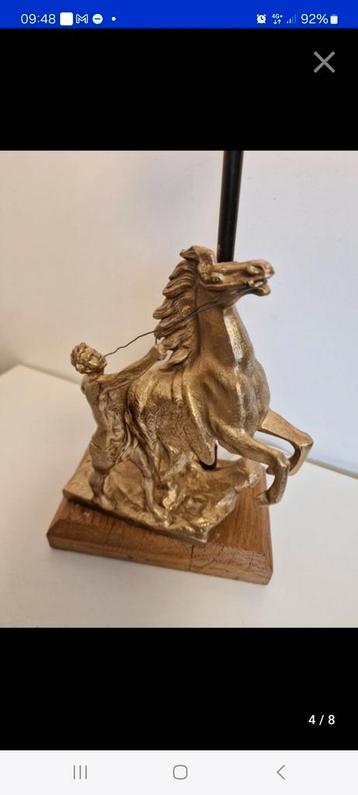 Tafellamp lamp paard glazen kap, metaal hout .paard sokkel beschikbaar voor biedingen