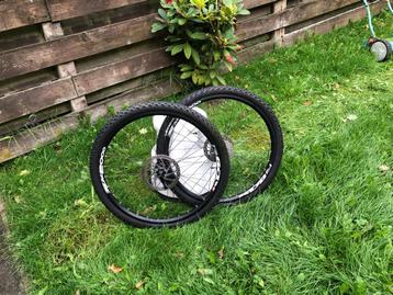 Set MTB  wielen 26 inch achterwiel 9 versnellingen schijfrem beschikbaar voor biedingen