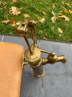 Antieke Koperen Waterpomp National, Ophalen