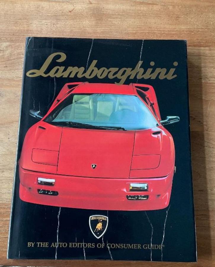 Lamborghini autoboek kaft gekreukeld maar goed, Boeken, Auto's | Boeken, Gelezen, Ophalen of Verzenden